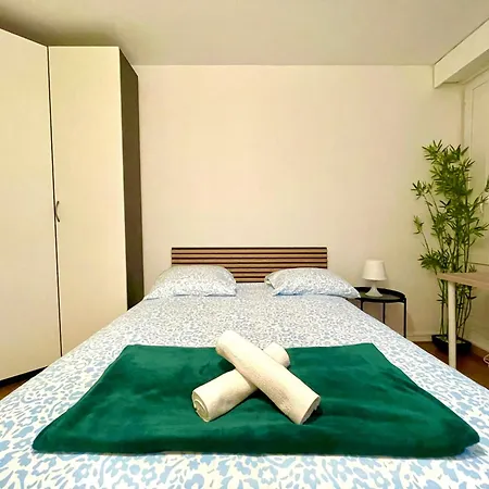 Daire Bngo I Le Spacieux I 12 Personnes, 5 Chambres, 2 Salle De Bain, Parking Prive, Wc Separe, Wifi Villeurbanne